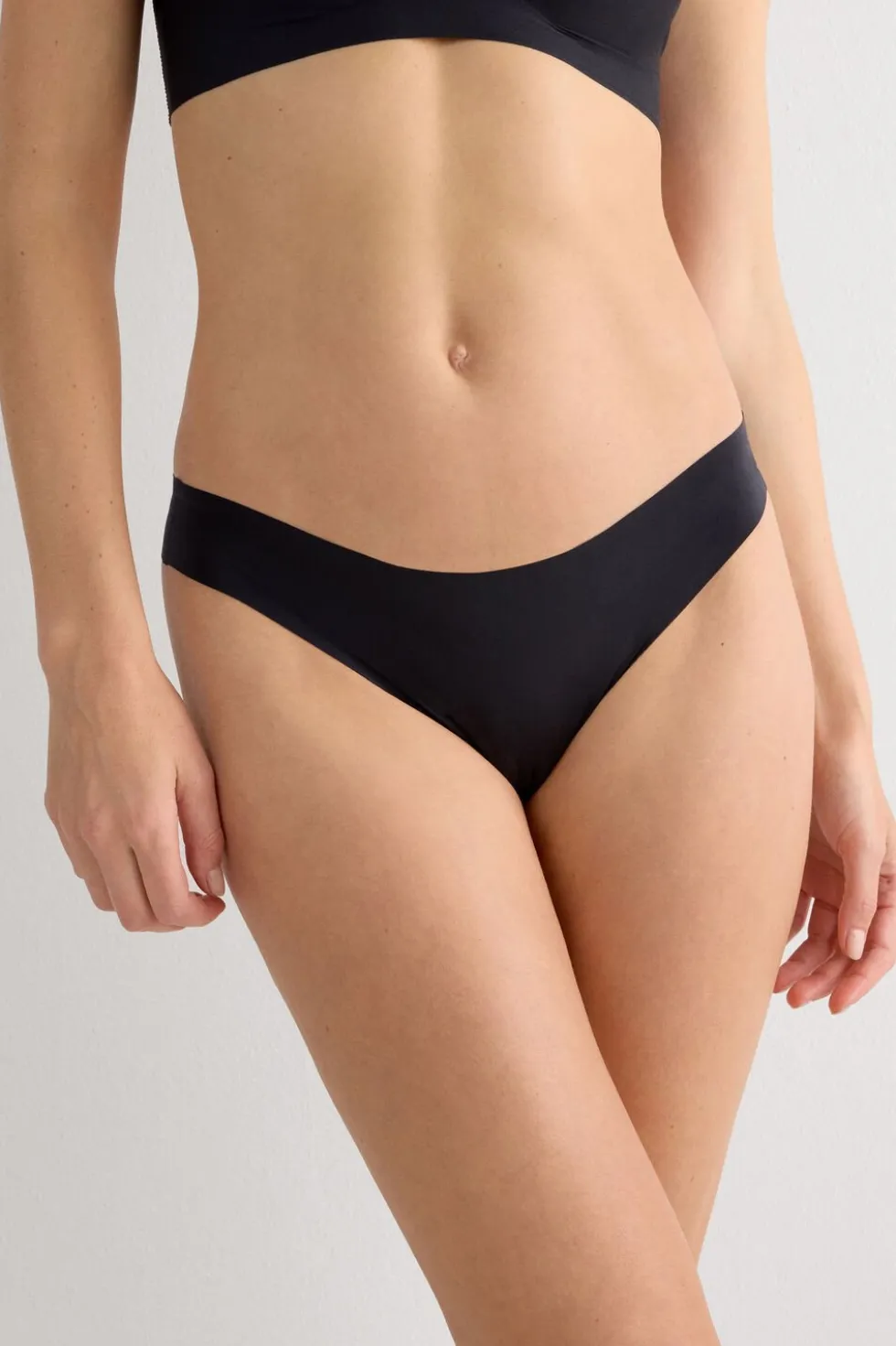 Brazilian Panties in Seamless Ultra Light Microfiber