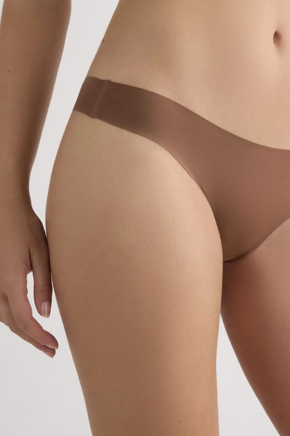 Brazilian Panties in Seamless Ultra Light Microfiber