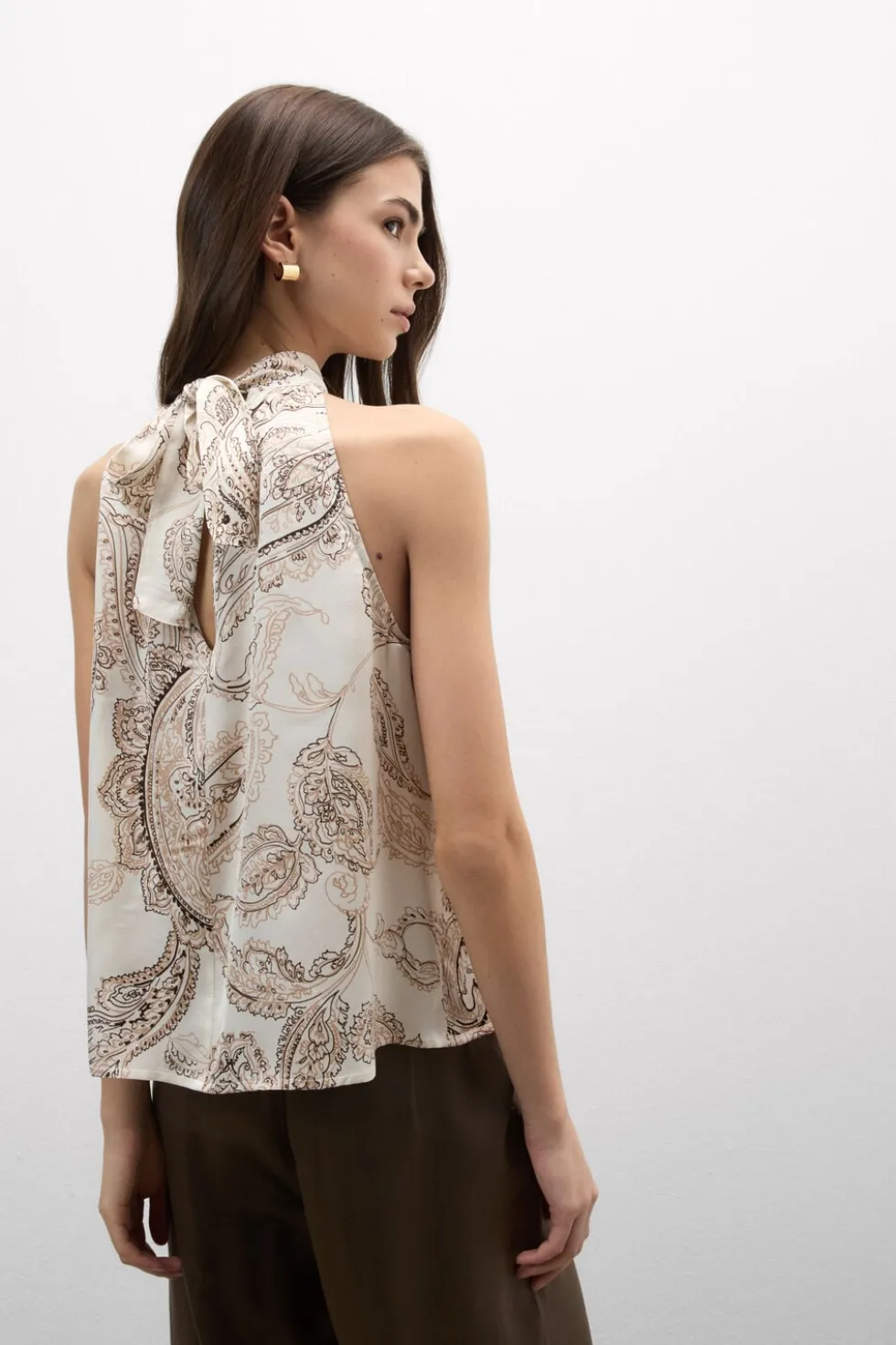 Get Noticed Viscose Satin Halter Top