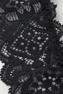 Lace and Cotton ‘80s Style Brazilian