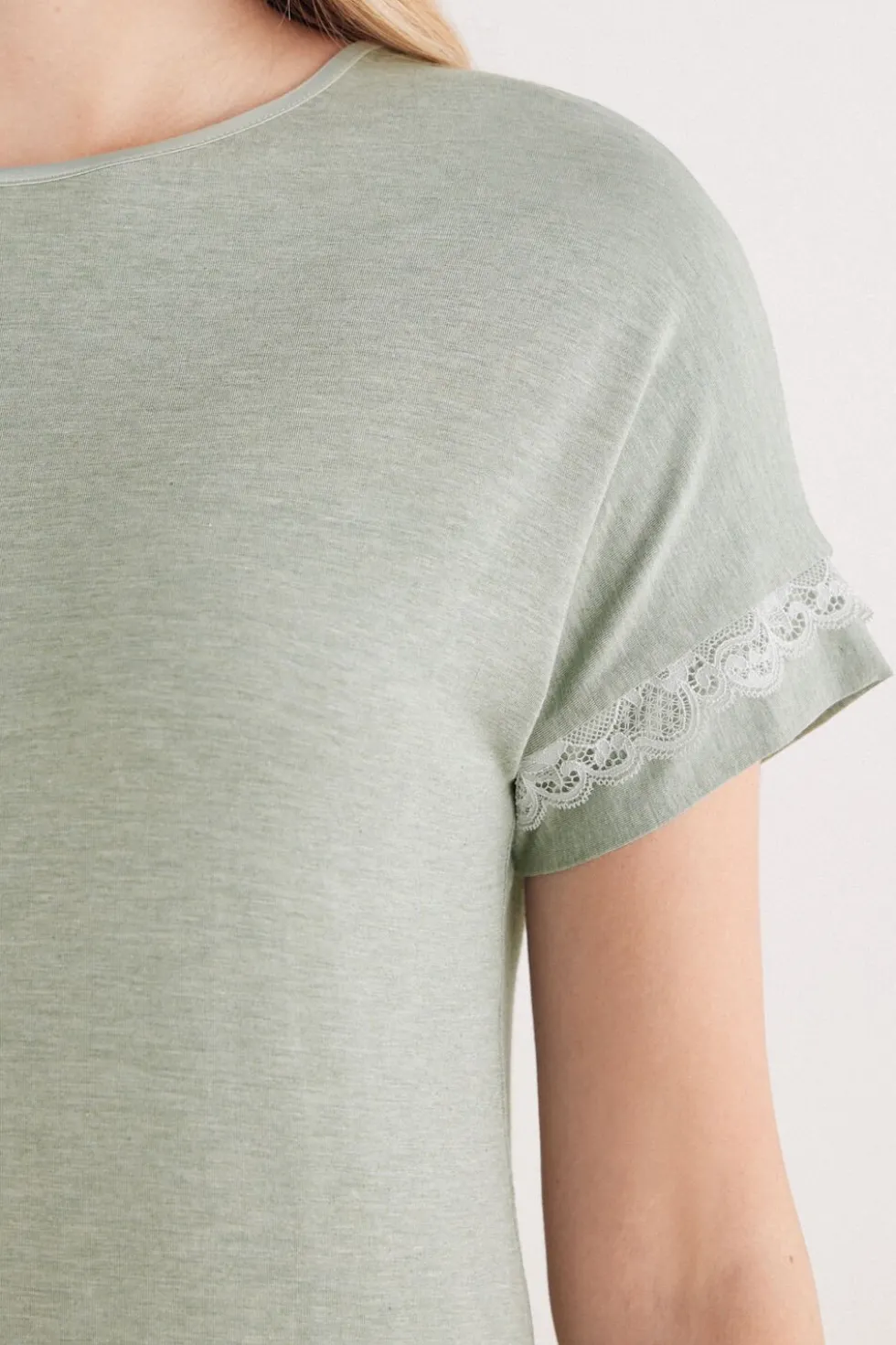 Lace Trim Short Sleeve Nightgown