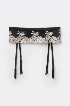 Pretty Flowers Garter Belt