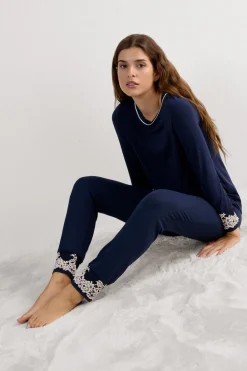 Pretty Flowers Modal Top