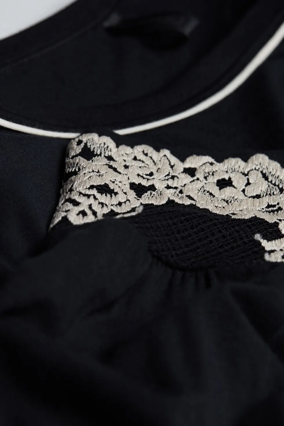 Pretty Flowers Modal Top