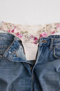 Pretty Flowers Print Brazilian