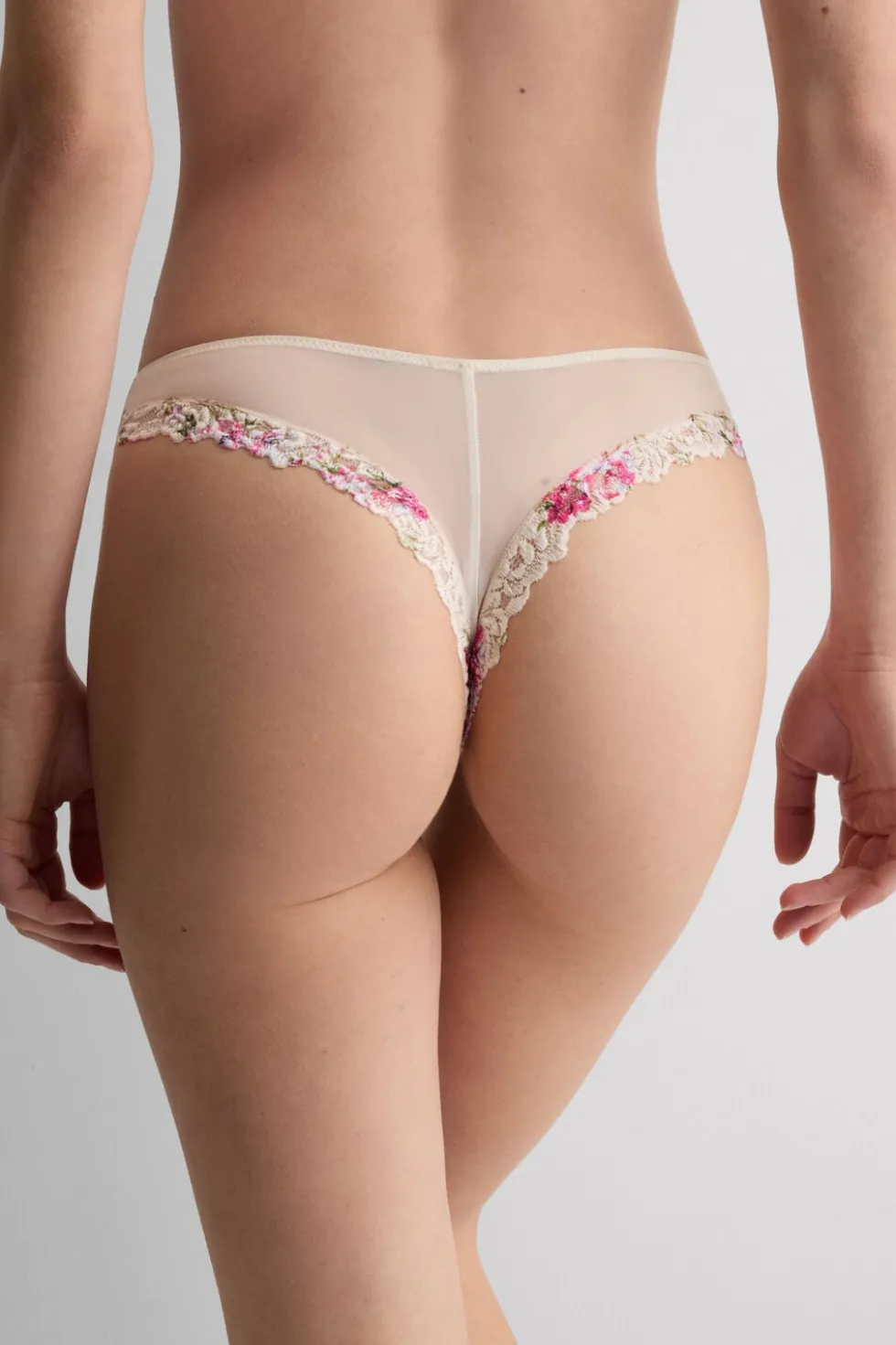 Pretty Flowers Print Brazilian