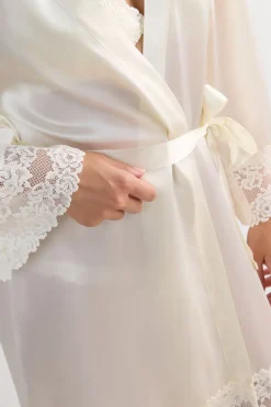 Pretty Flowers Silk Kimono