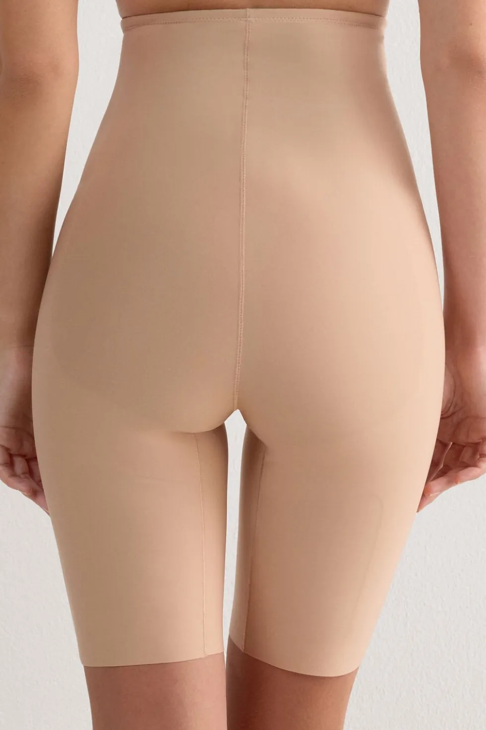 Shaping Shorts in Seamless Microfiber