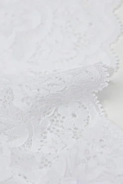 80s-style Lace Brazilian