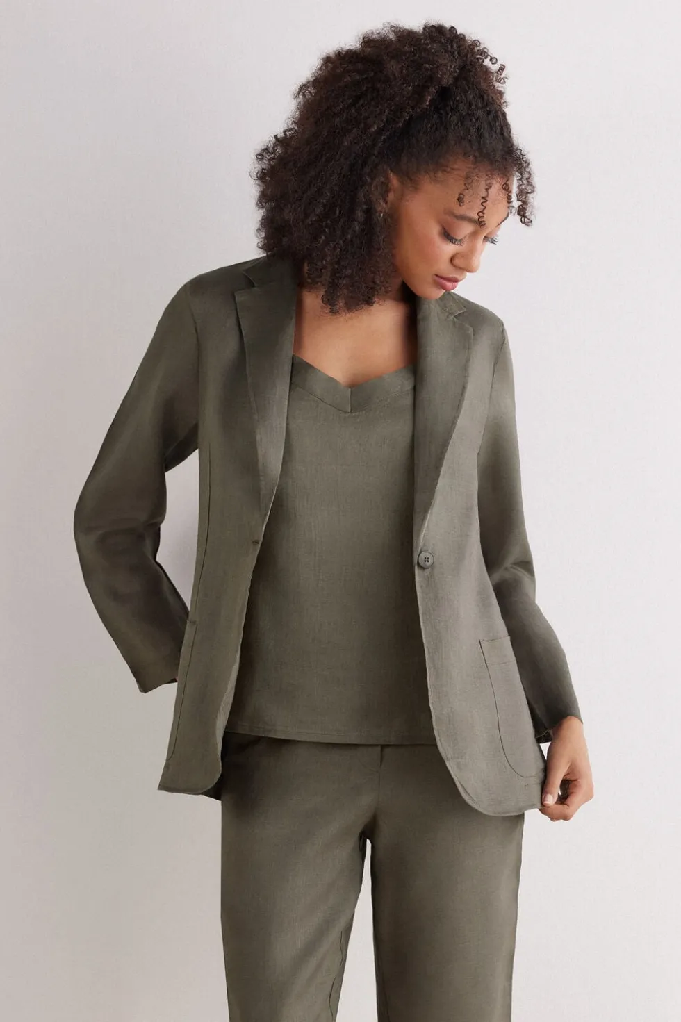 The Pure Linen Jacket in Linen Fabric