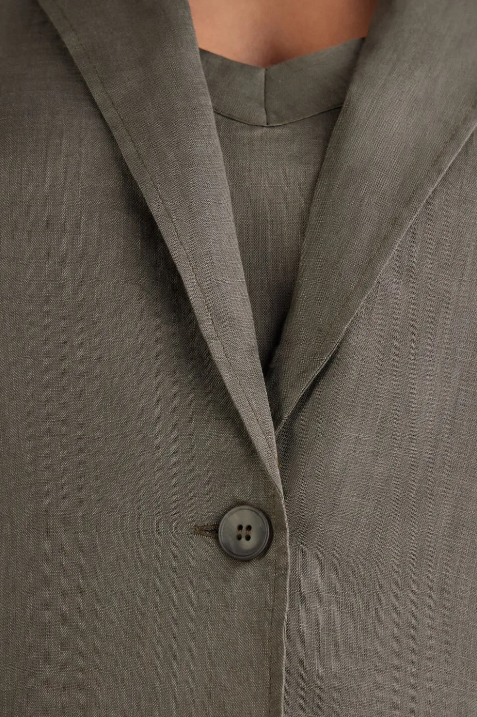 The Pure Linen Jacket in Linen Fabric