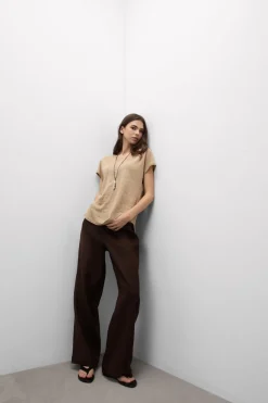 The Pure Linen Short Sleeve V-Neck Top in Linen