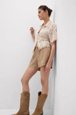 The Pure Linen Shorts in Linen Fabric